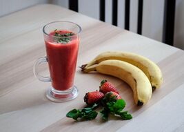 Bananen-Erdbeere Smoothie fir Gewiichtsverloscht